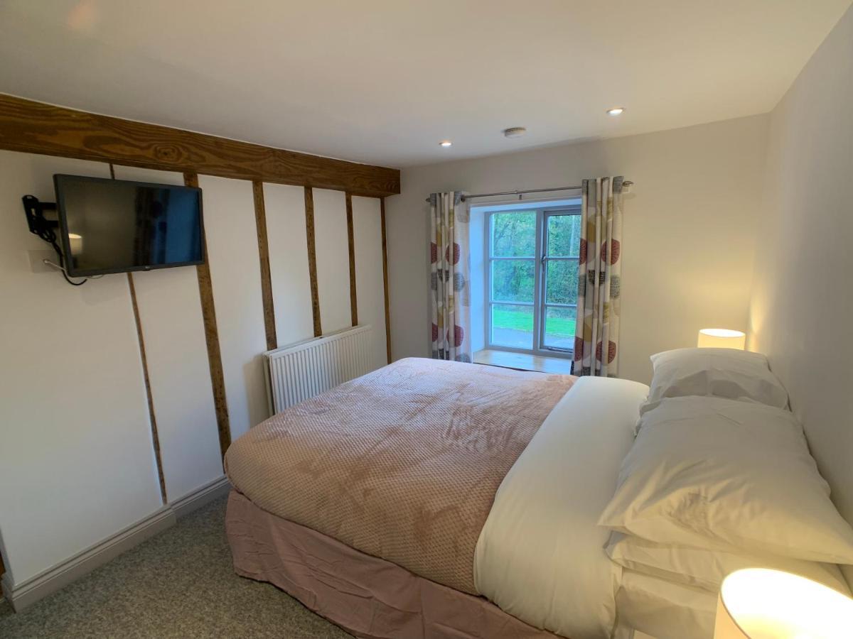 Swan House Tea Room And Bed & Breakfast Lydney Exteriér fotografie