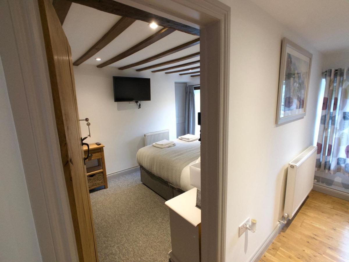Swan House Tea Room And Bed & Breakfast Lydney Exteriér fotografie