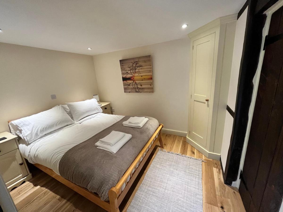 Swan House Tea Room And Bed & Breakfast Lydney Exteriér fotografie
